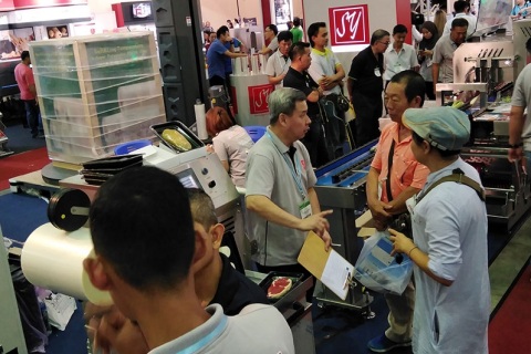 马来西亚塑料橡胶设备与模具技术展展会现场图片