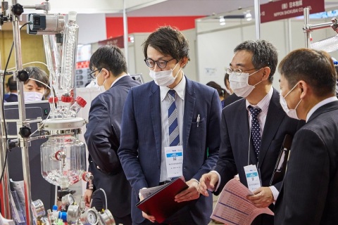 日本世界医药合同定制服务展展会现场图片
