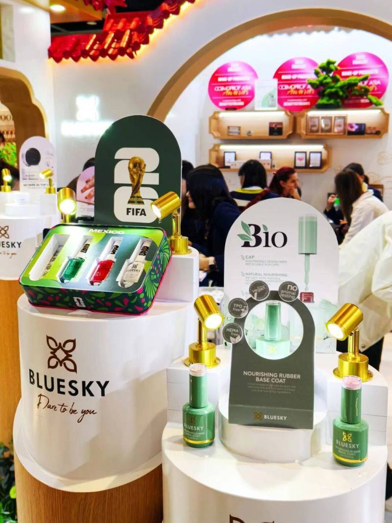 双馆齐绽,载誉而归!广州蓝之天闪耀2025香港亚太区美容展,精彩收官!