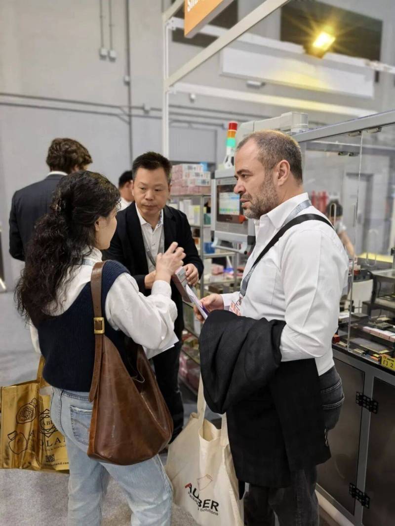 闪耀香江,满载而归 | 龙应2025年香港美容展精彩回顾
