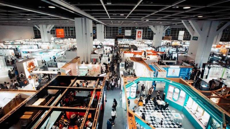 IN 香港 | 和诞兴薇小鲸鱼相约2025年在亚太区美容展(Cosmoprof Asia)