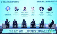 为何如此匆忙？国际采购商携行李直赴武汉会场