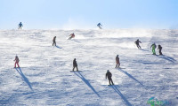 世界冰雪热潮下，中国滑雪服饰崭露头角