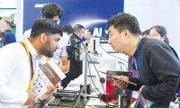 光谷企业以光技术重构车内“信息高速路” 车载以太网光模块已达到量产标准