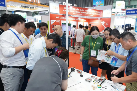 越南河内绿色能源展览会展会现场图片