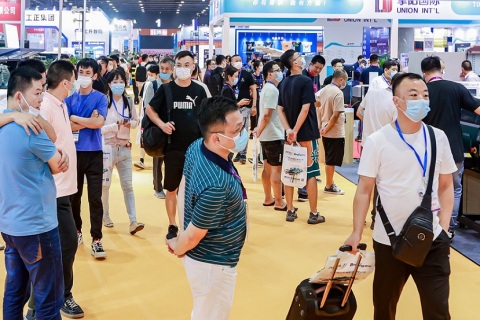 华北（石家庄）纺织制衣印绣花及箱包皮具供应链博览会展会现场图片